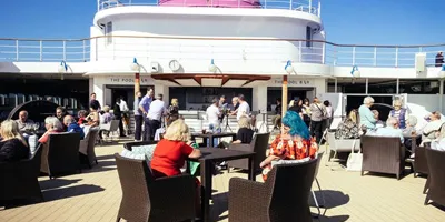 Pool Bar